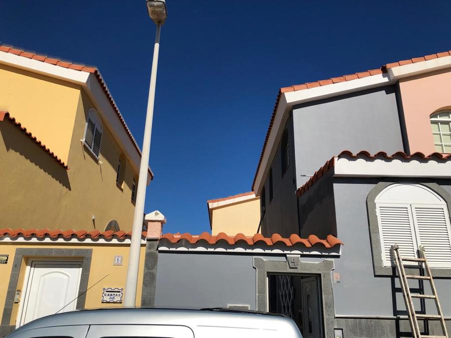 Pintura exterior de fachada vivienda adosada