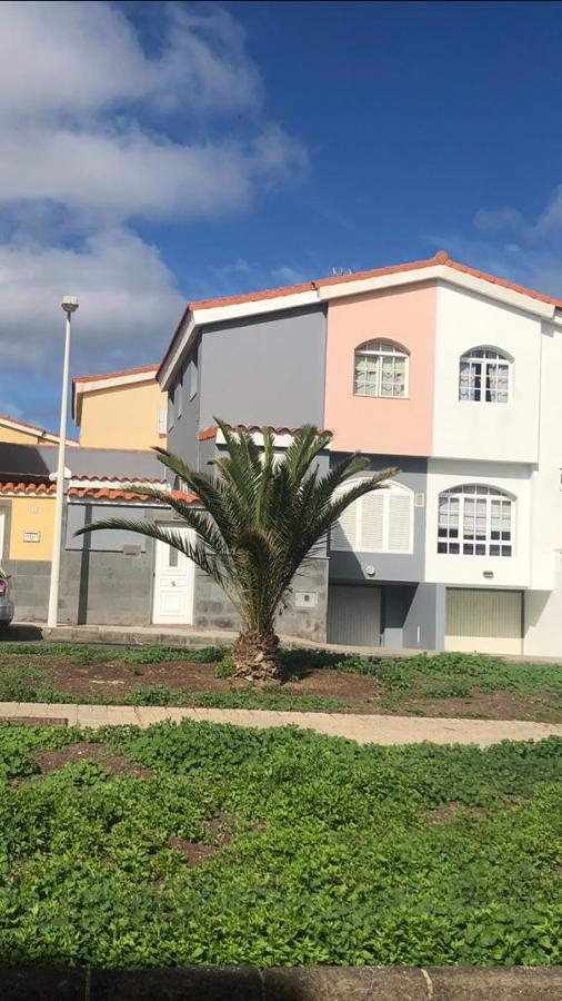 Pintura exterior de fachada vivienda adosada