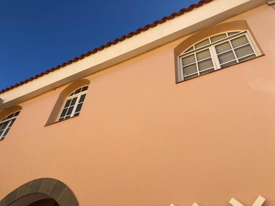 Pintura exterior de fachada vivienda adosada