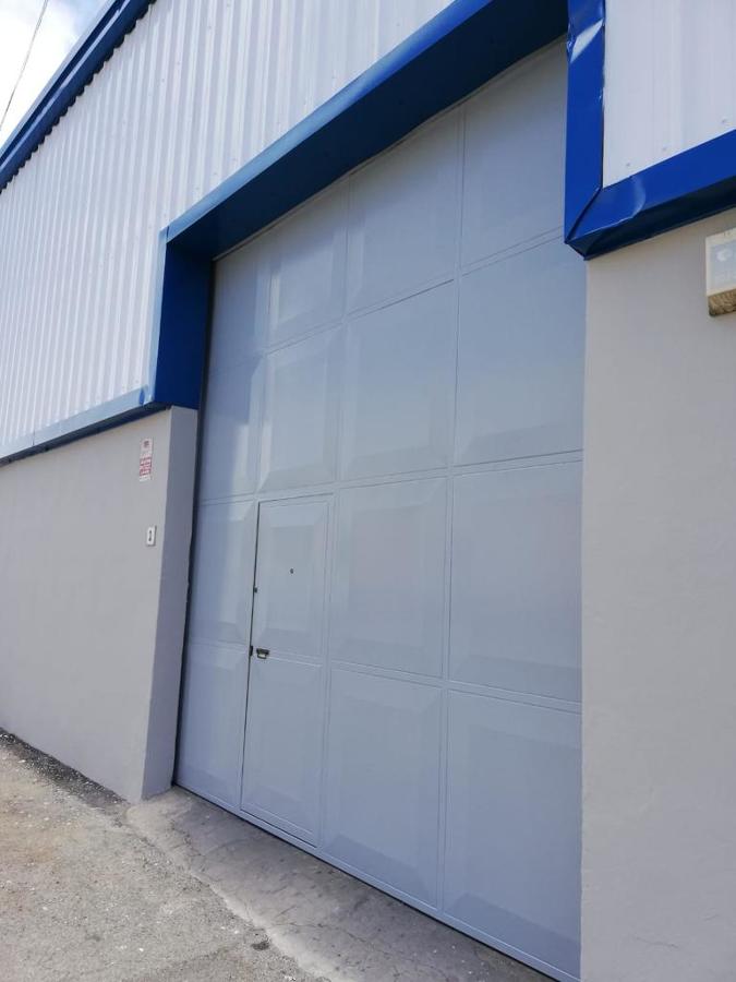 pintura exterior de nave industrial