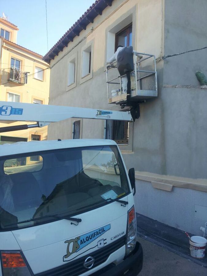 Pintura fachada e interior de vivienda