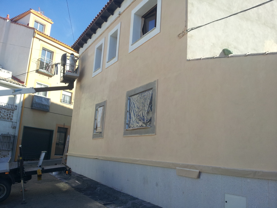 Pintura fachada e interior de vivienda