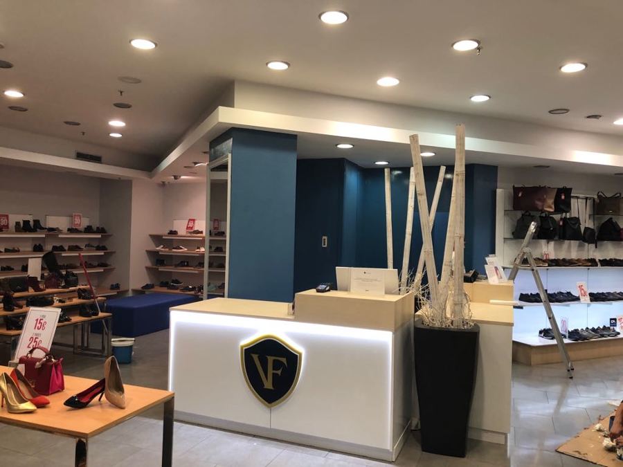 Pintura fondo mostrador interior local comercial