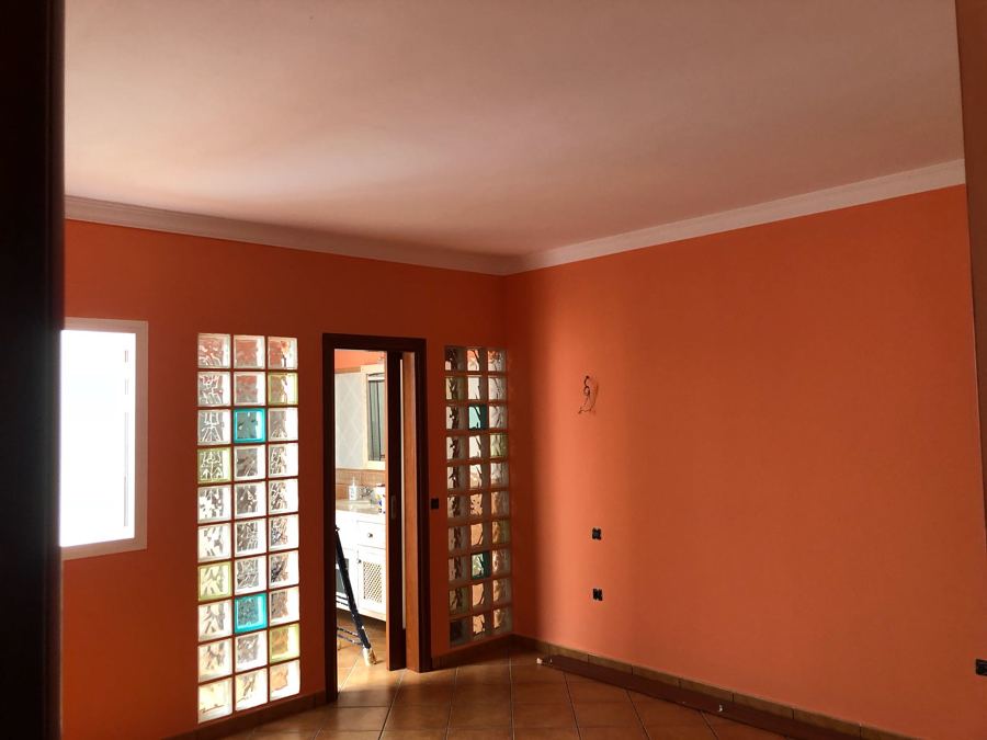 Pintura interior de vivienda dormitorio