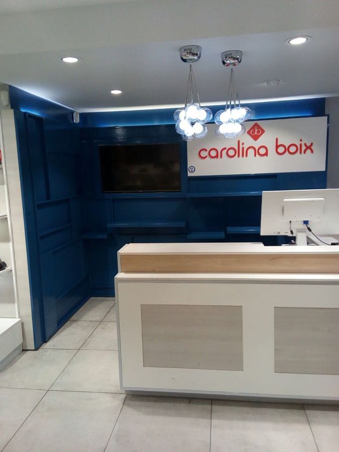 Pintura interior fondo mostrador local comercial