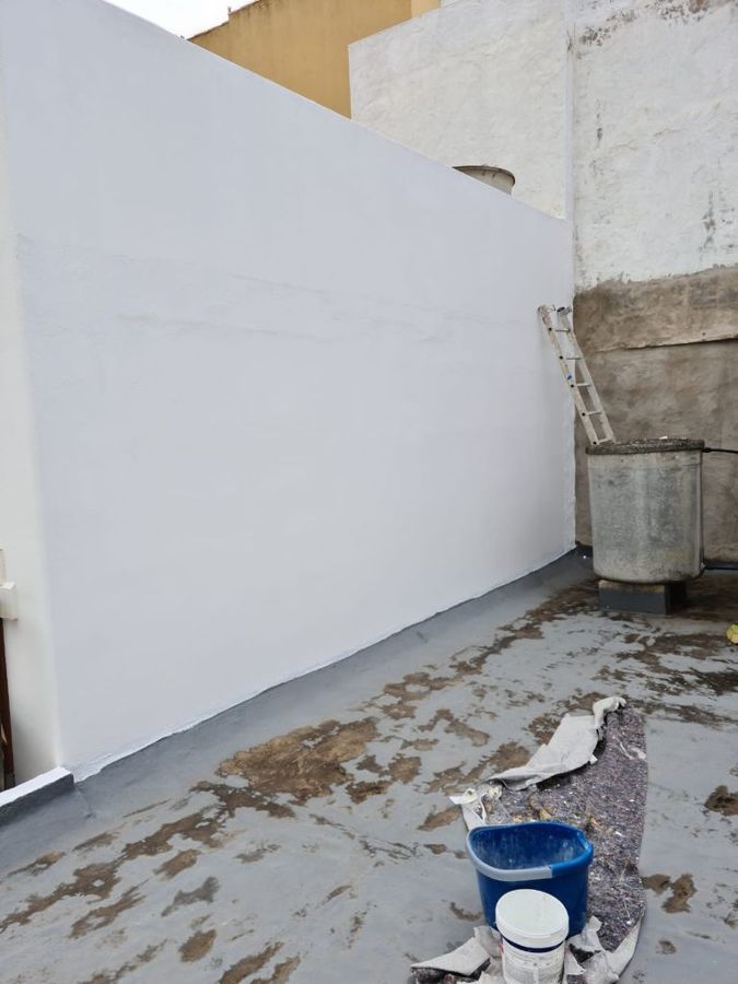 Pintura y reparación exterior de pared