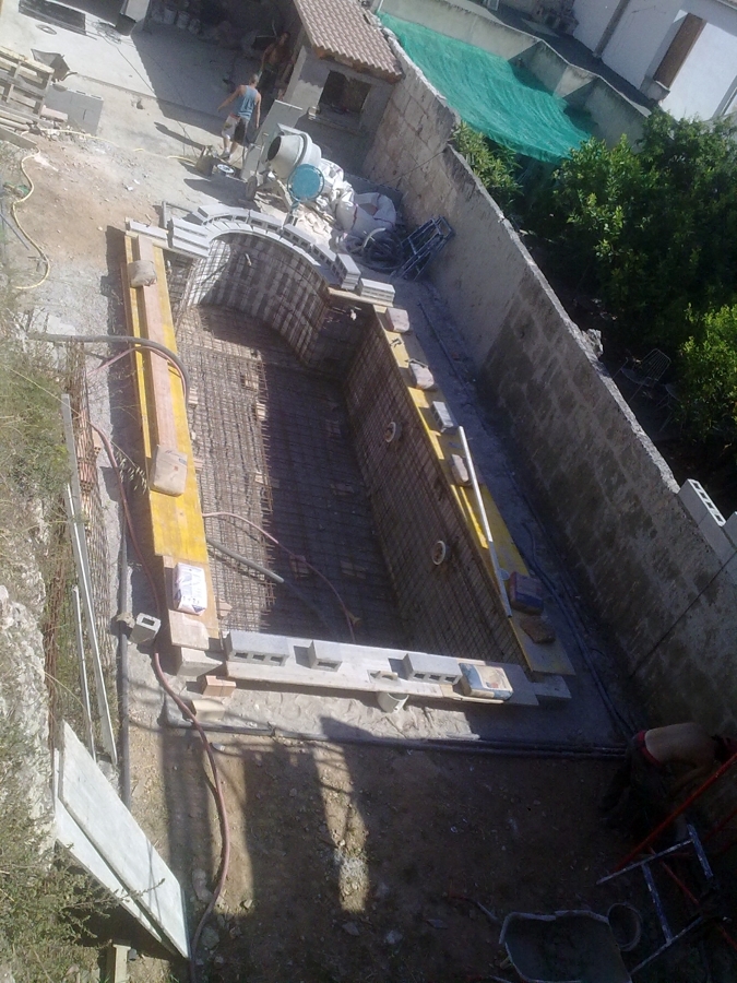 PISCINA 10x5 CON OMEGA ( ROMANA)