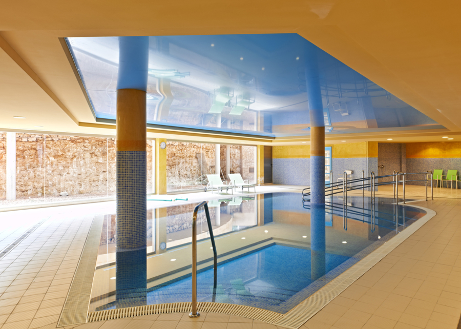 Piscina climatizada residencia