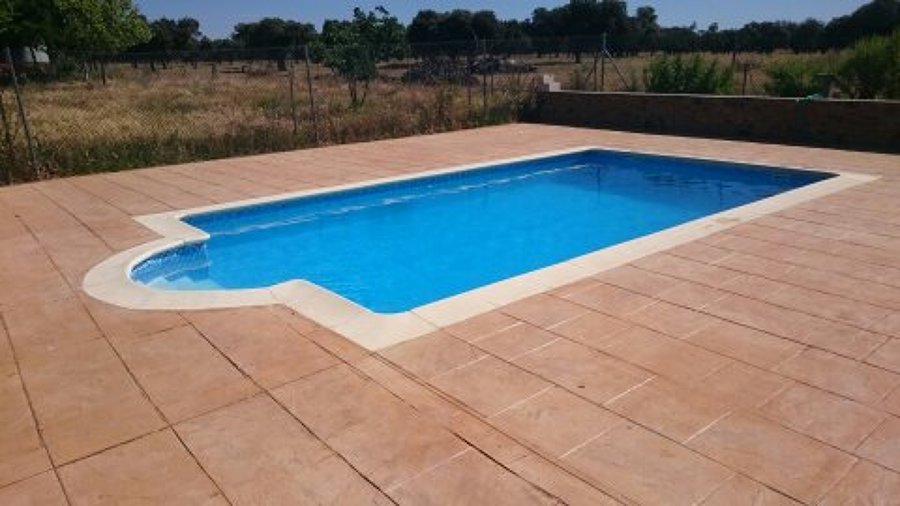 Piscina con cloración salina y lámina armada