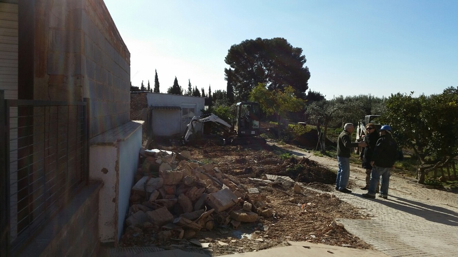 PISCINA CON ESCALERA EXTERIOR