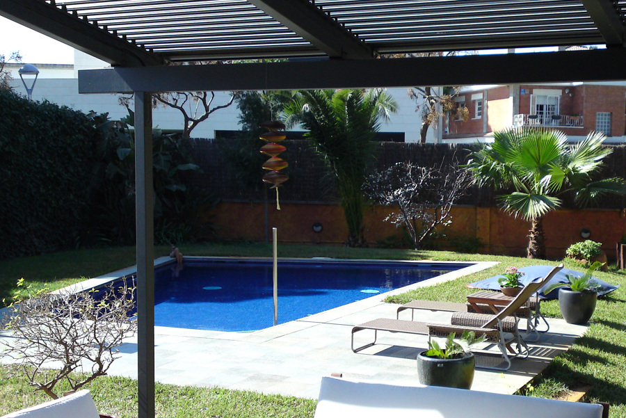 Piscina en castelldefels , agua salada