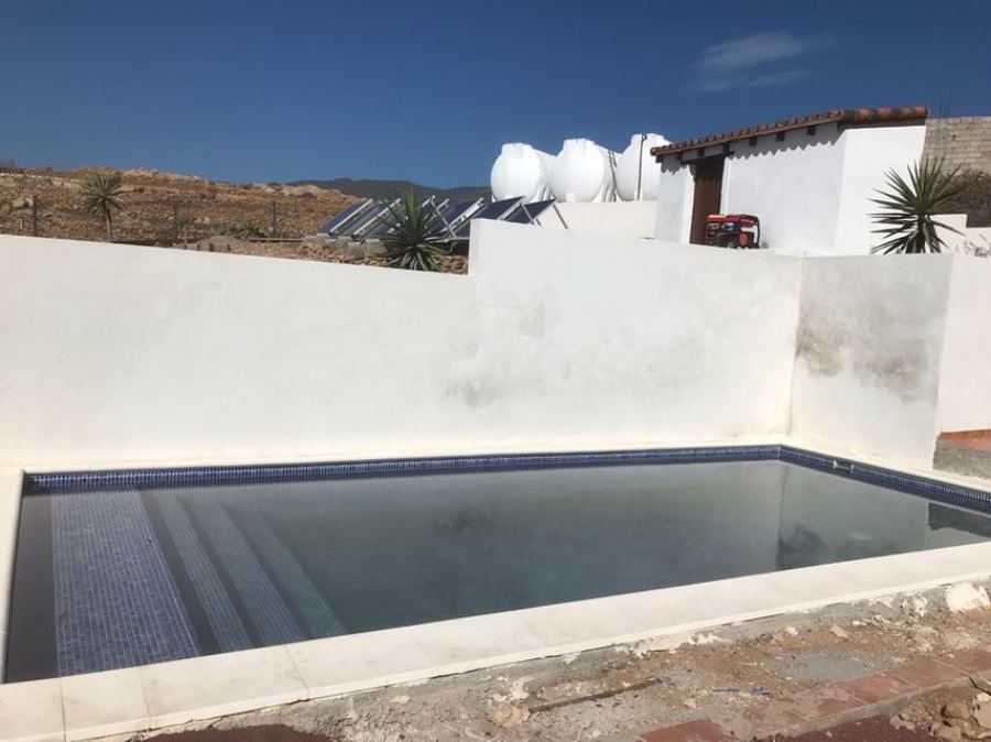 PISCINA HECHA EN OBRA