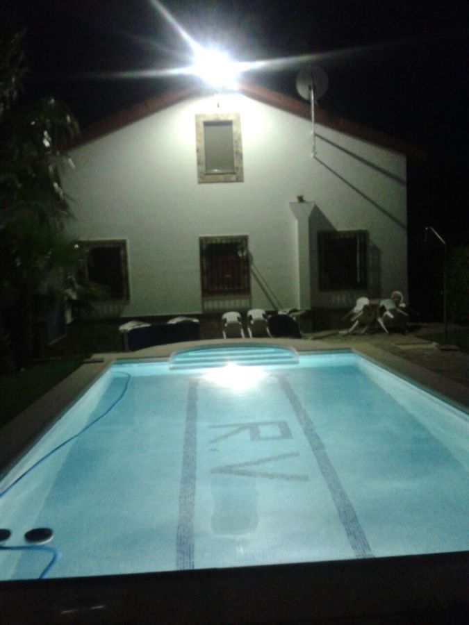 Piscina hormigón alumbrada