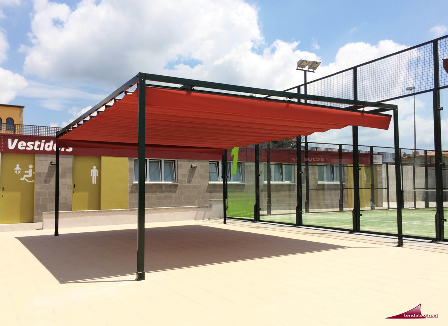PISCINA MUNICIPAL DE SILS. PÉRGOLA DE ALUMINIO CON TOLDO CORREDERO