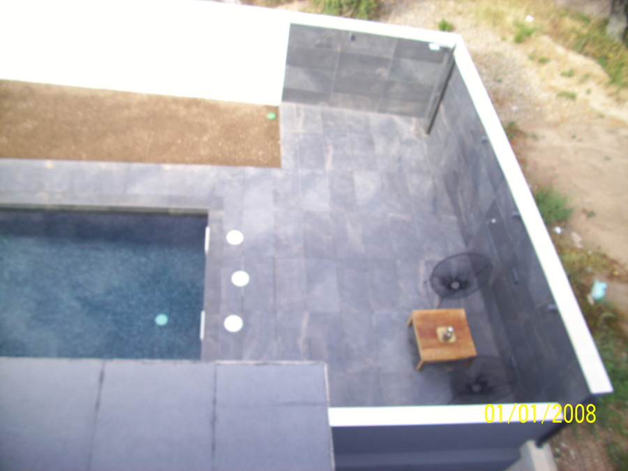 Piscina vista desde la terraza