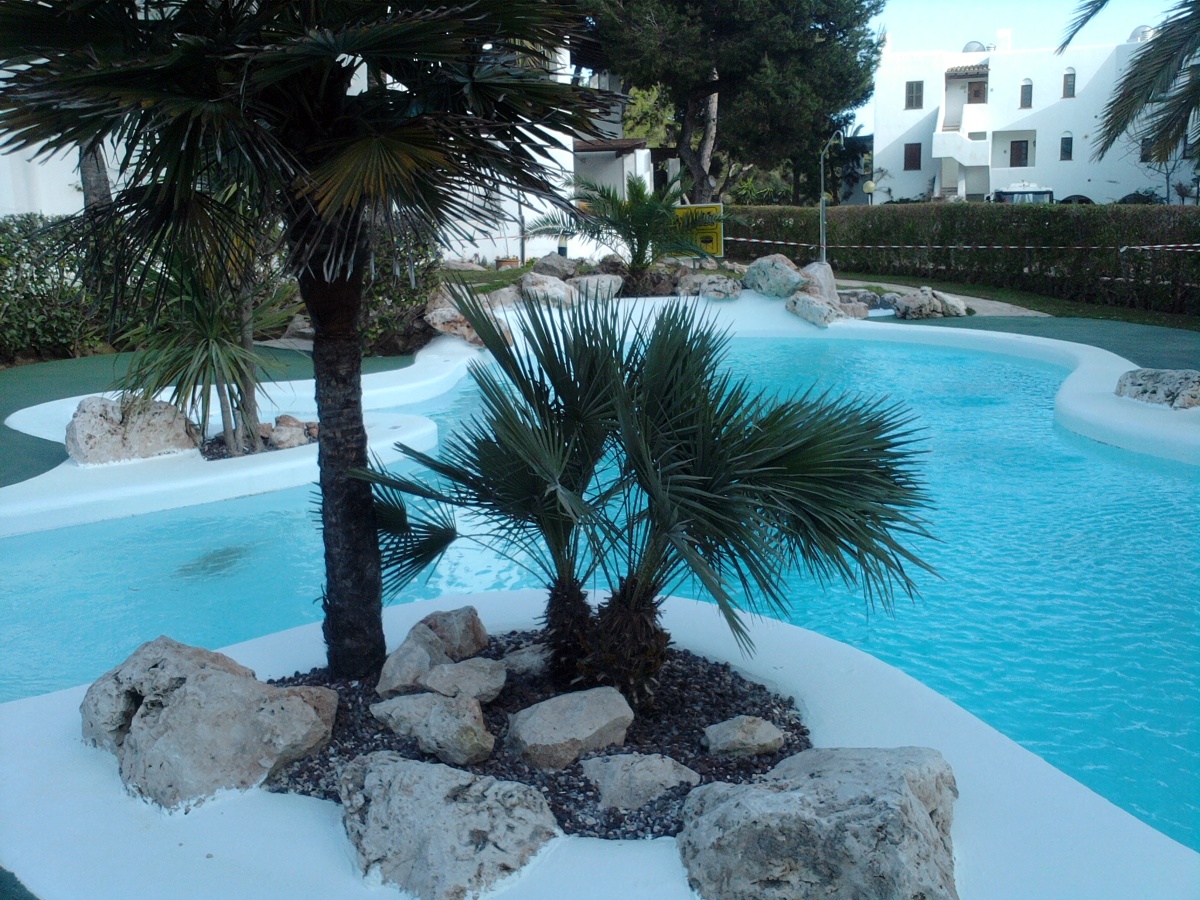 Piscina y Paisajismo.