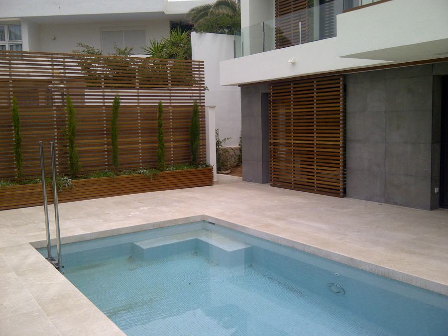 Piscina y terraza casa b