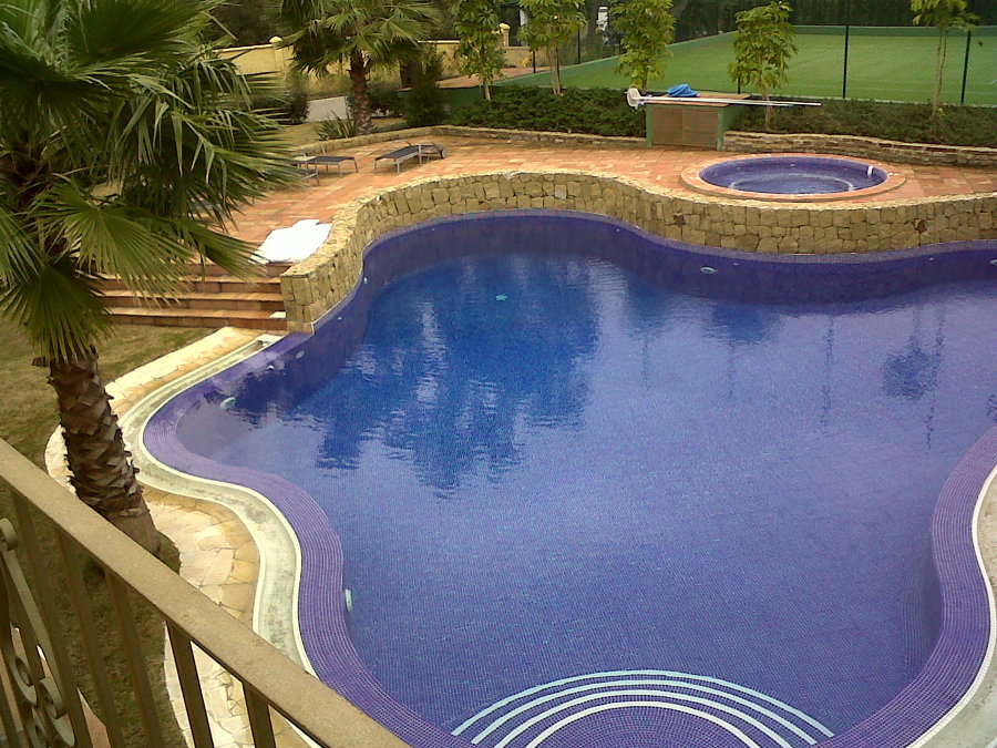 PISCINA 