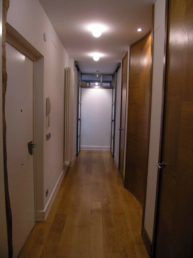 Piso Colindres pasillo acabado