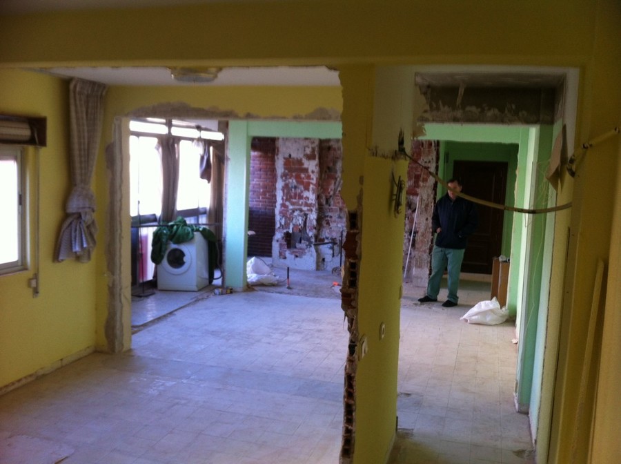 Piso demolido y limpio