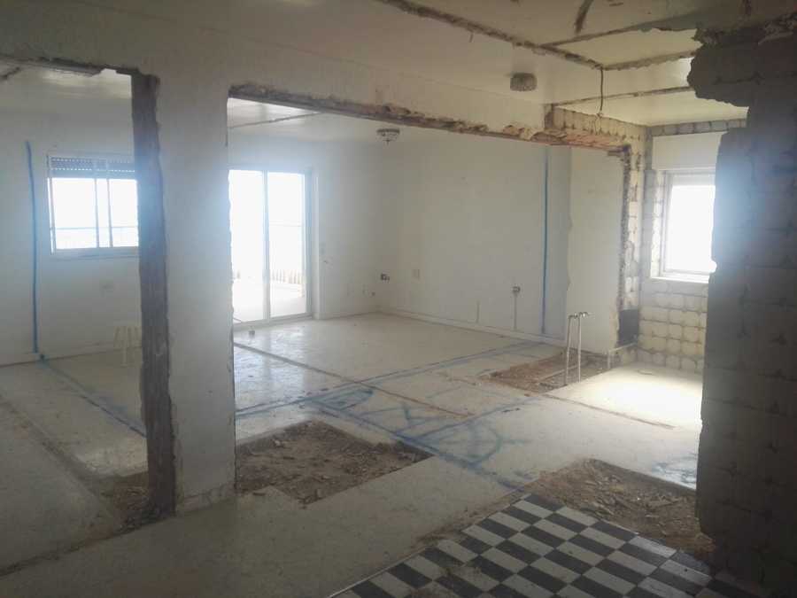 Piso totalmente desnudo