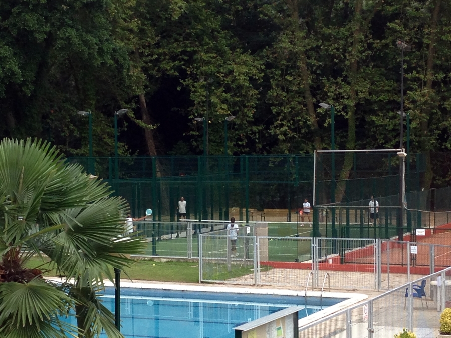 Pistas de paddle y zona de petanca