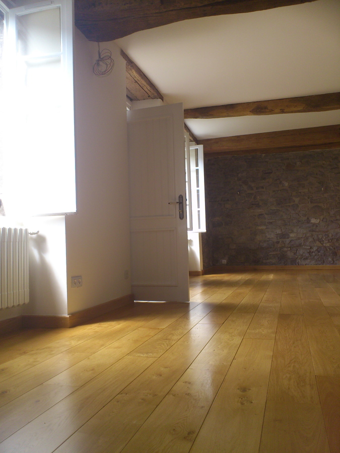 planta baja, aceite-cera en suelos roble..et.