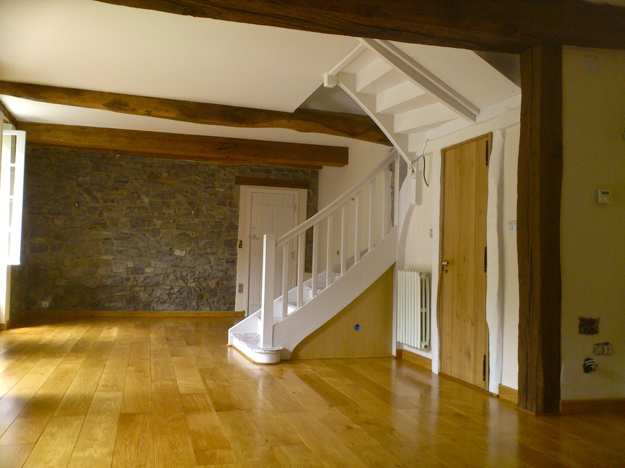 planta baja, aceite-cera en suelos roble..et.