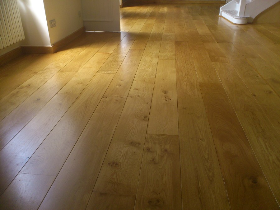 planta baja, aceite-cera en suelos roble..et.