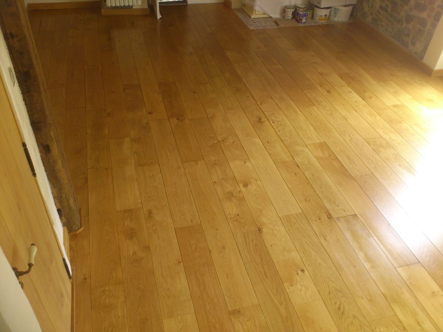 planta baja, aceite-cera en suelos roble..et.