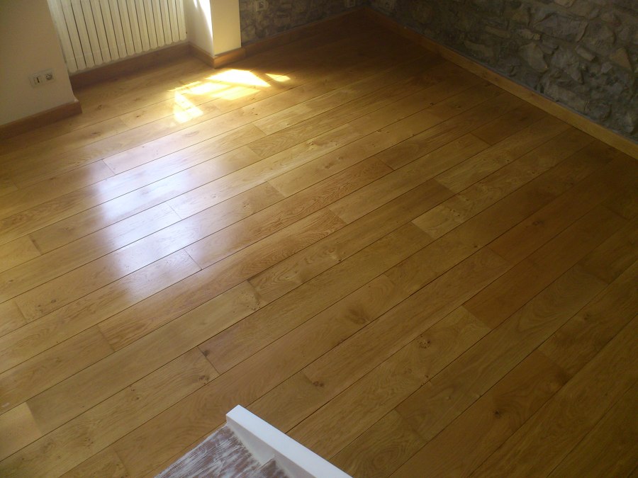 planta baja, aceite-cera en suelos roble..et.