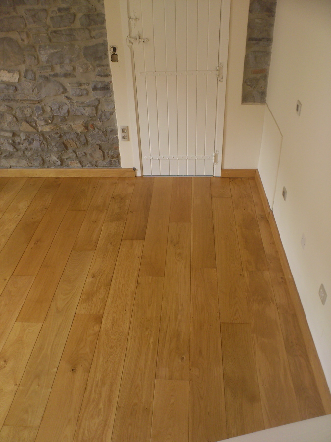 planta baja, aceite-cera en suelos roble..et.