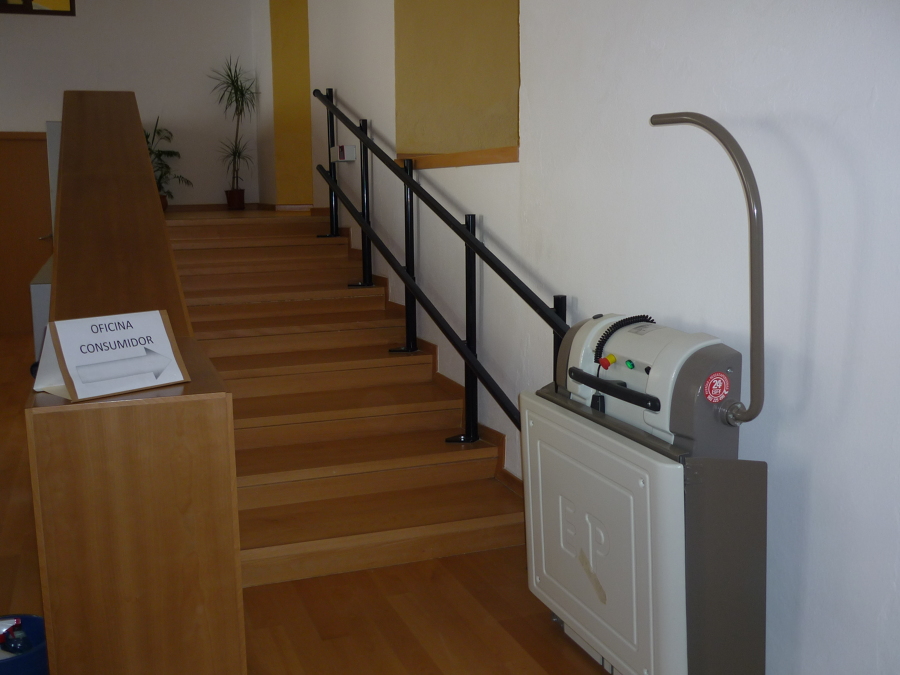 Plataforma salvaescaleras inclinado