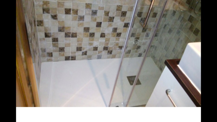 Plato de ducha , alicatado y mampara