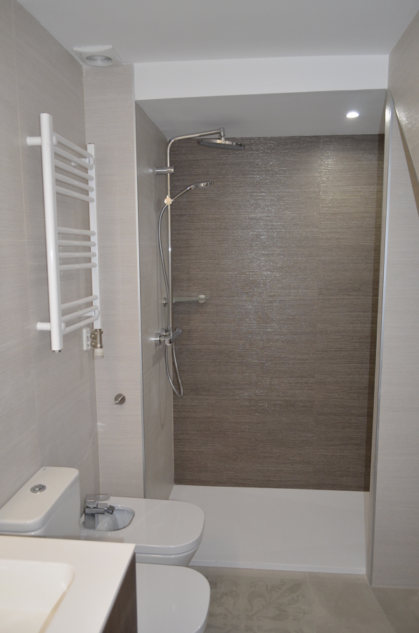 PLATO DE DUCHA BAÑO PRINCIPAL