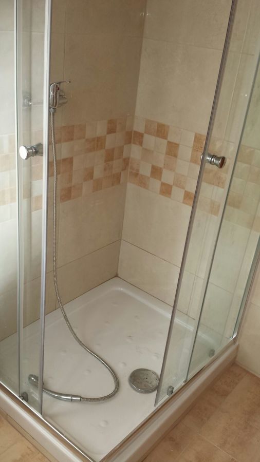 Plato de ducha y mampara