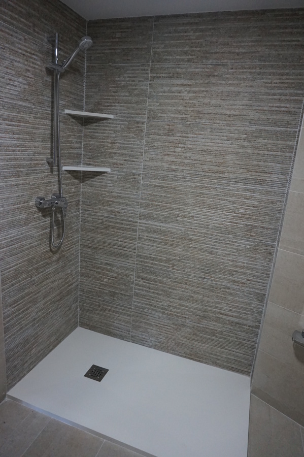 PLATO DUCHA Y AZULEJO MOSAICO