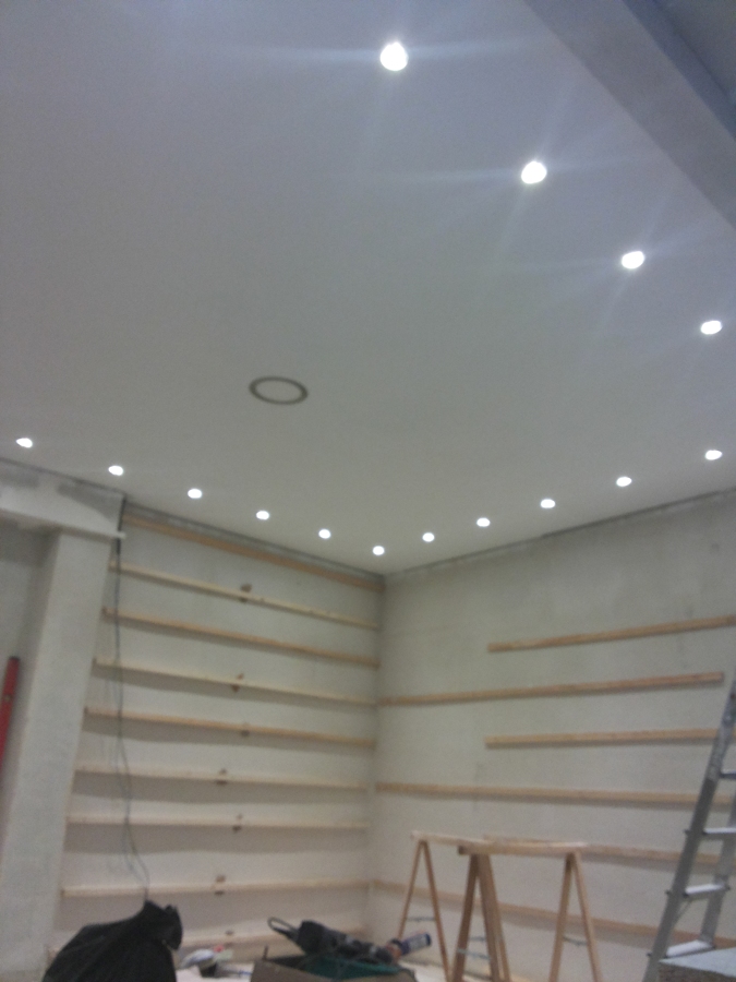 Poniendo frisos sobre pared