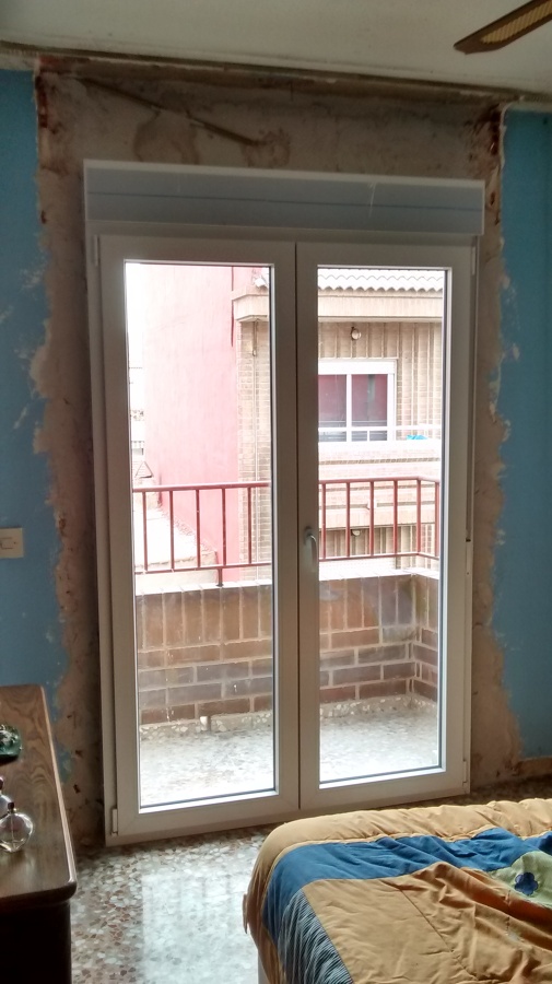 POR EL INTERIOR A FALTA DEL PLADUR