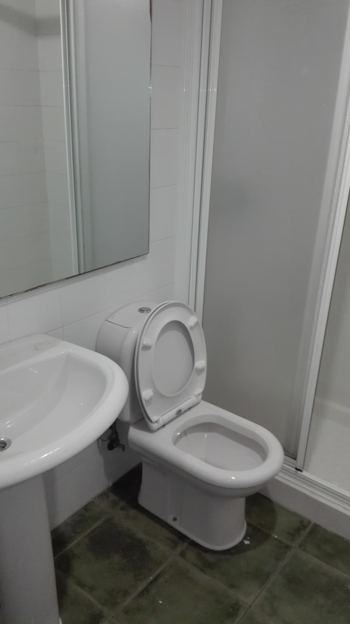 Porcelana de la loza en mal estado