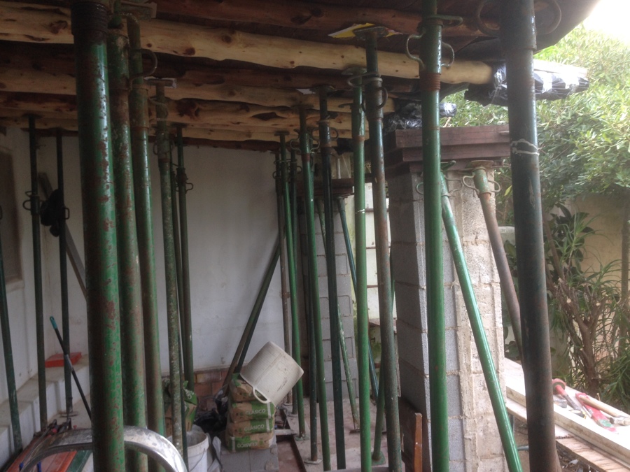 Porchada en el aíre apuntalada