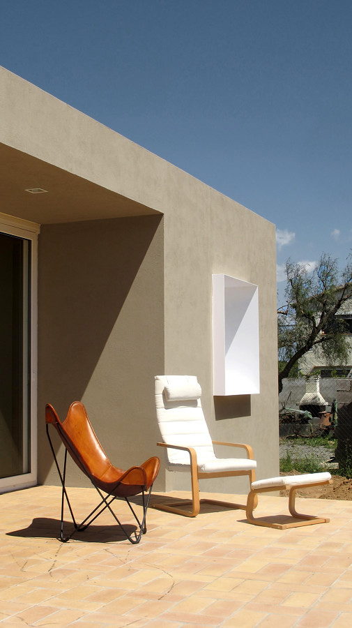 Porche con suelo cerámico