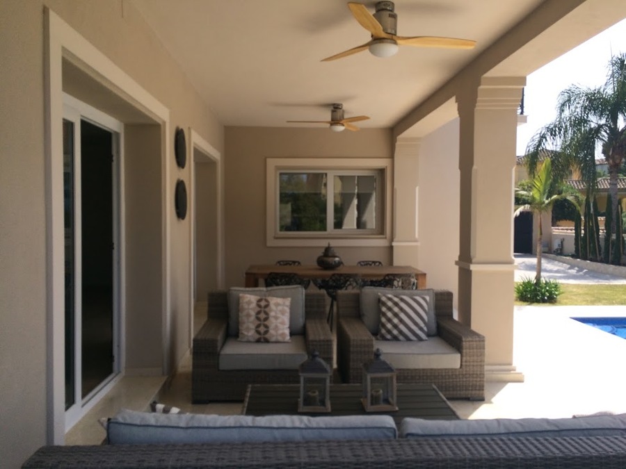 Porche de la Vivienda en Marbella