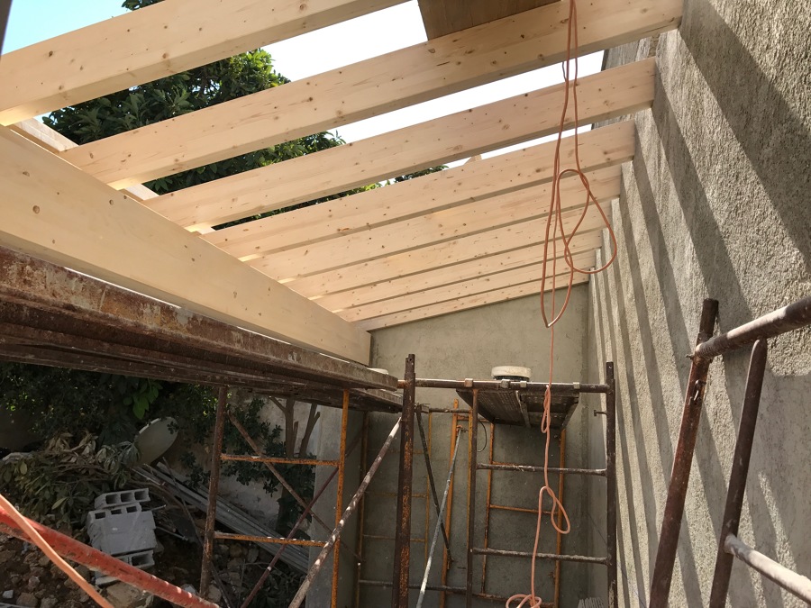 PORCHE EN CONSTRUCCIÓN