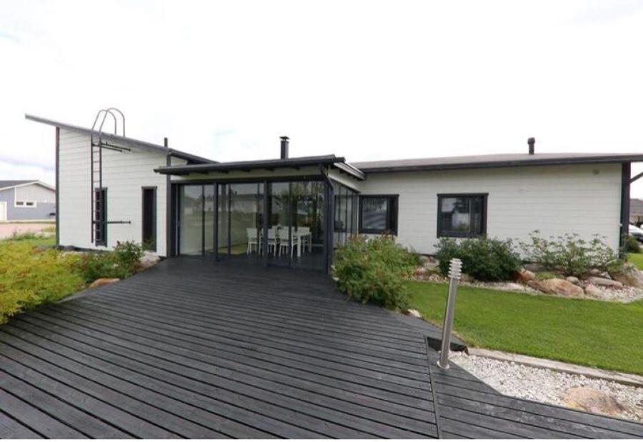 Porche visto desde fuera