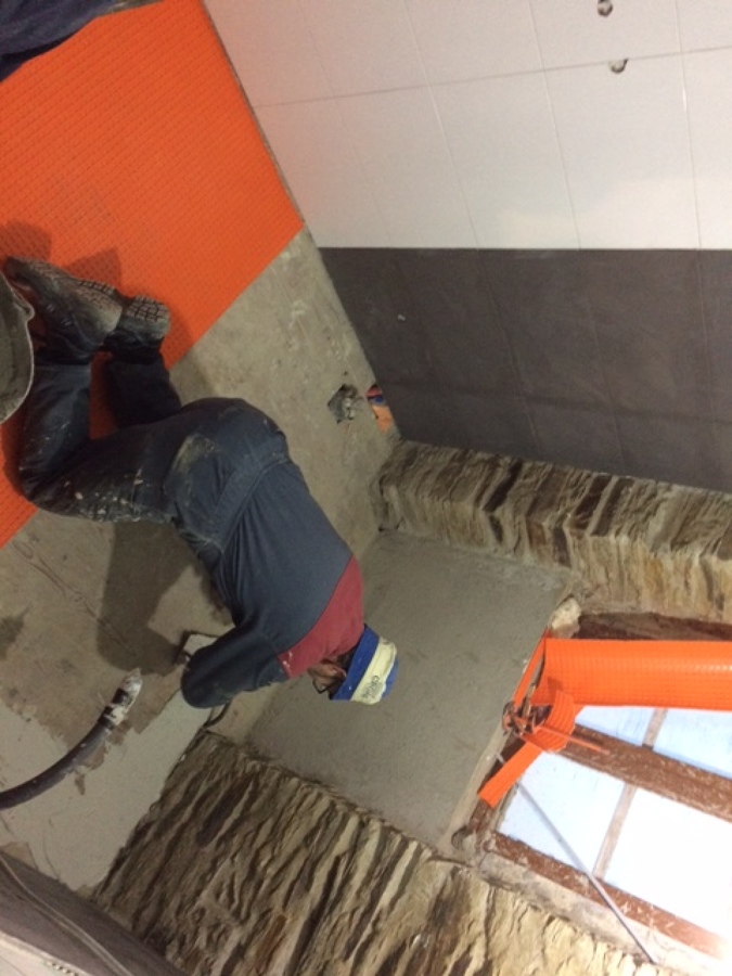 PREPARACION AISLAMIENTO CUARTO DE BAÑO SOBRE MADERA.