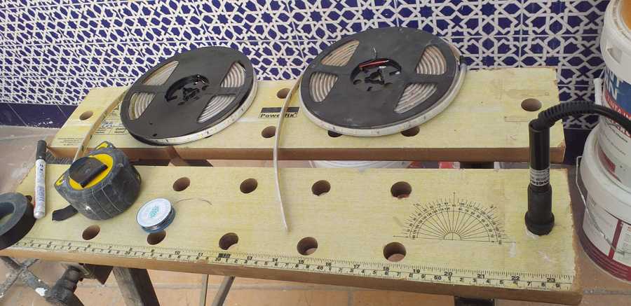 Preparación de 19 metros de tiras led