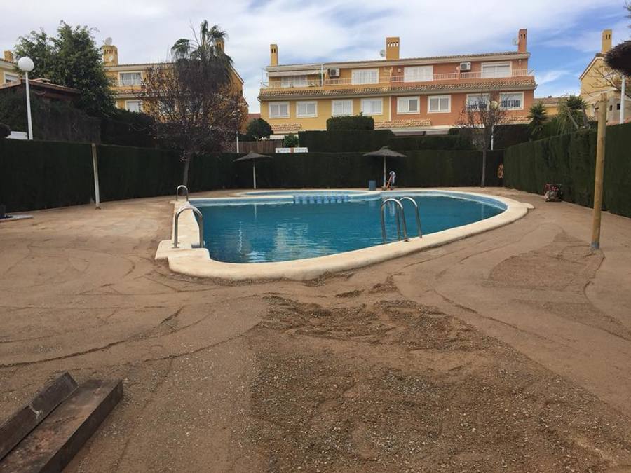 Preparación de la base, relleno con grava triturada