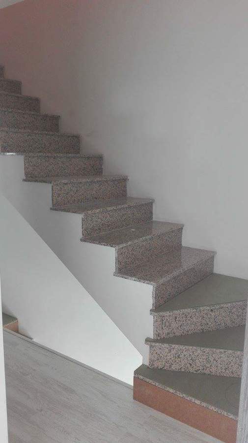 Preparación de peldaños para el posterior forrado