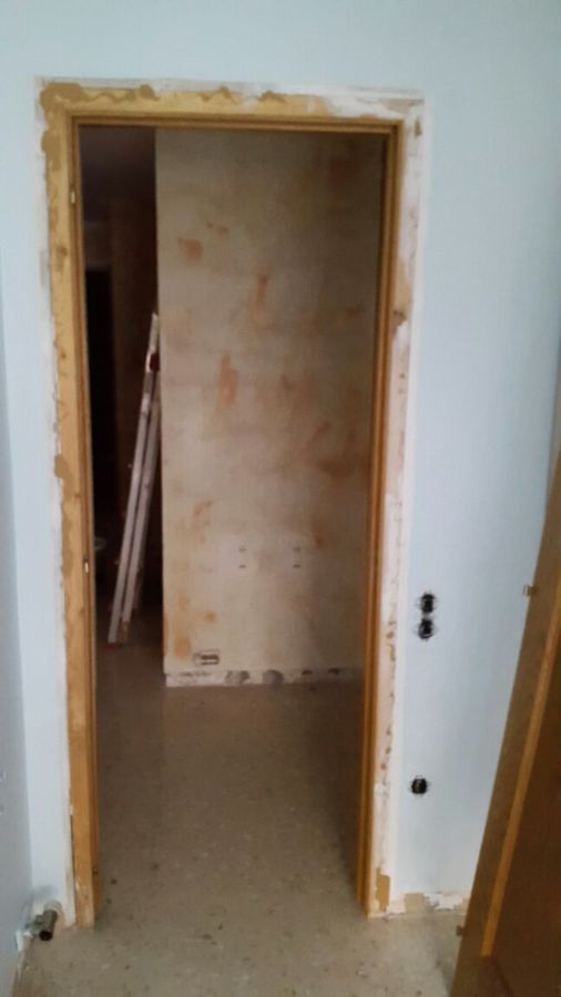 Preparando para poner puertas nuevas